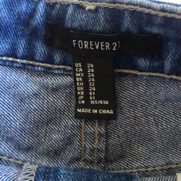 Shorts - Picture 3 of 3